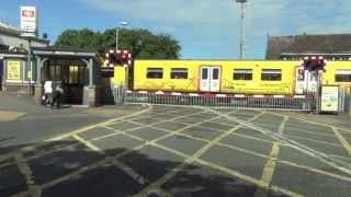 Birkdale Level Crossing [upl. by Arny914]